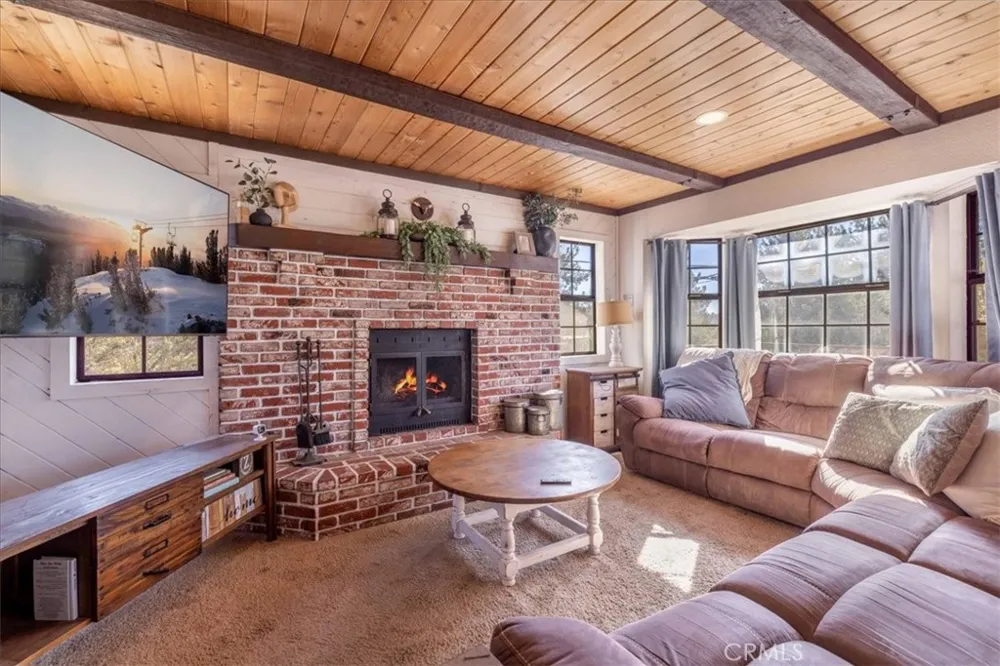 381 San Martin Big Bear City, CA 92314