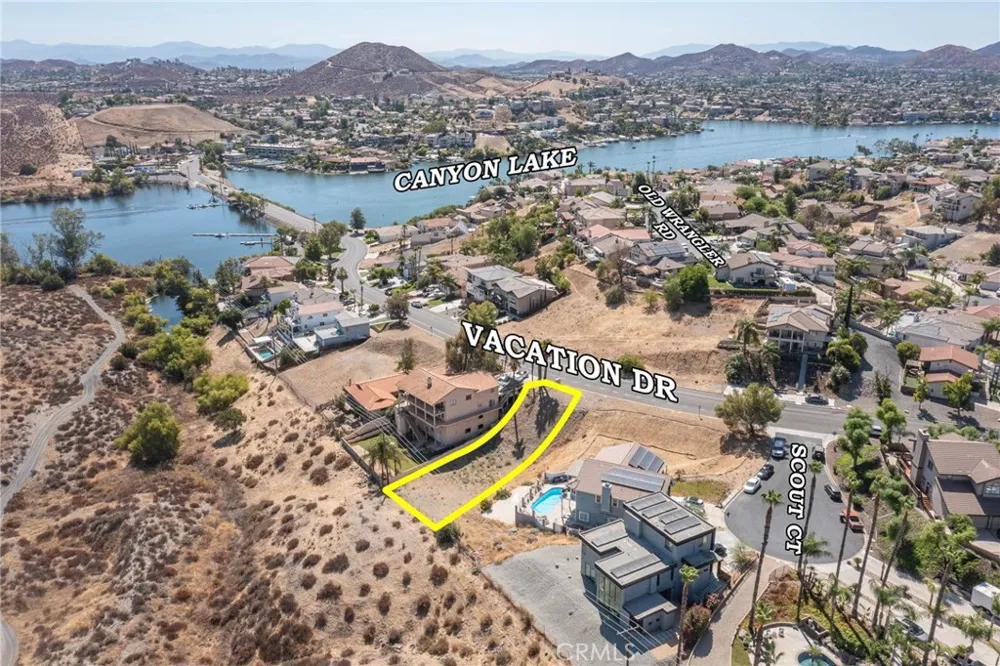35302101 Vacation Drive Canyon Lake, CA 92587