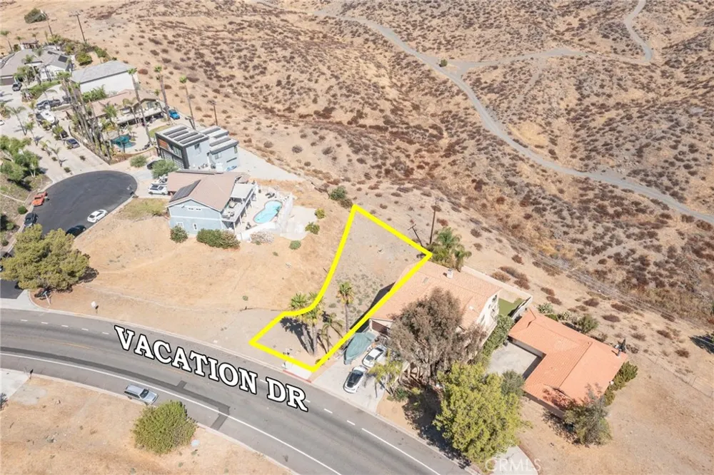 35302101 Vacation Drive Canyon Lake, CA 92587
