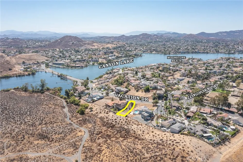 35302101 Vacation Drive Canyon Lake, CA 92587