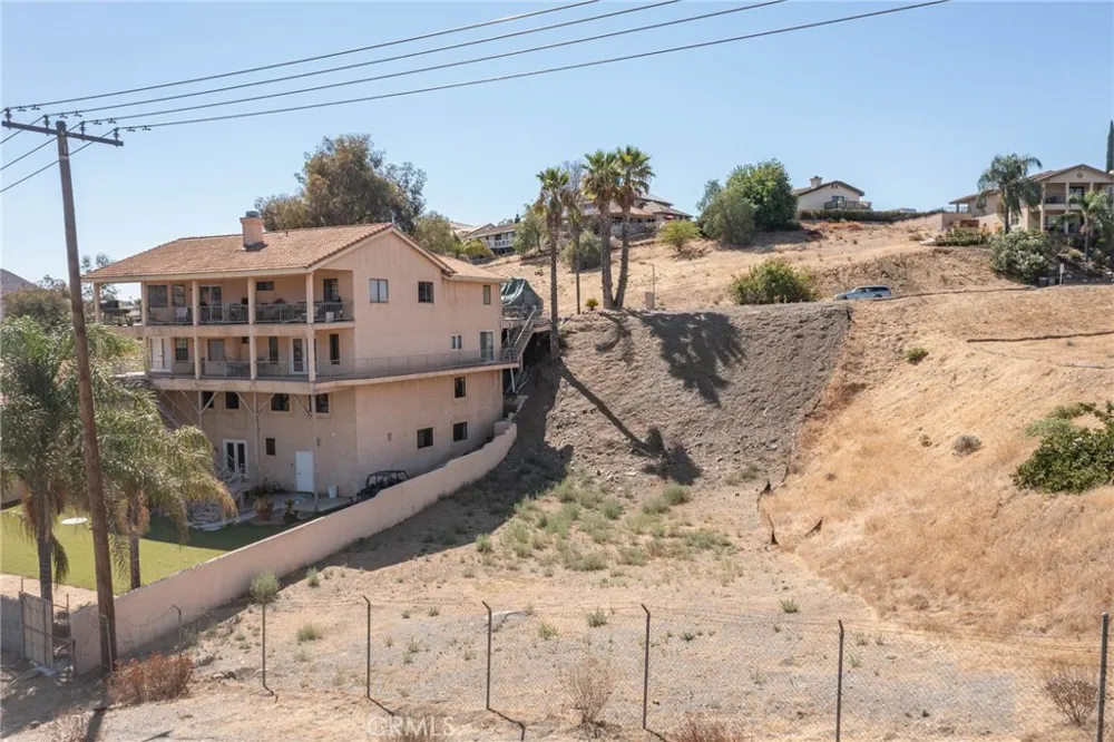 35302101 Vacation Drive Canyon Lake, CA 92587