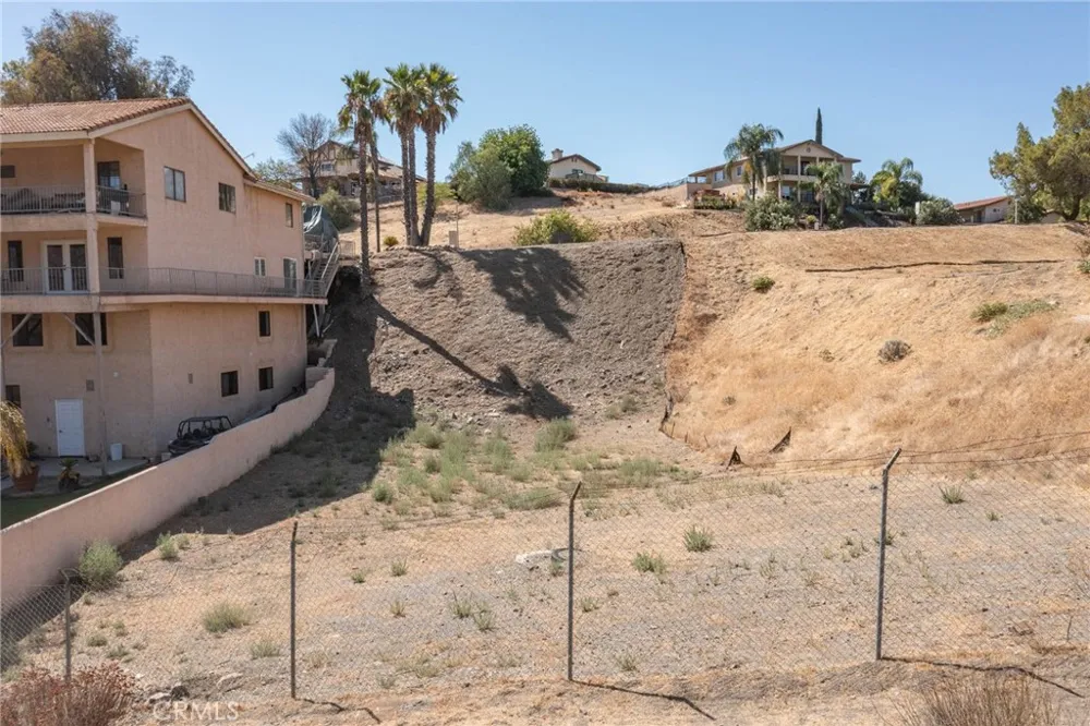 35302101 Vacation Drive Canyon Lake, CA 92587