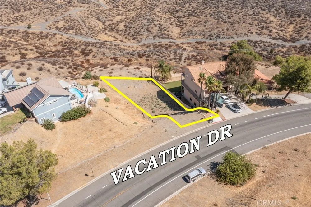 35302101 Vacation Drive Canyon Lake, CA 92587