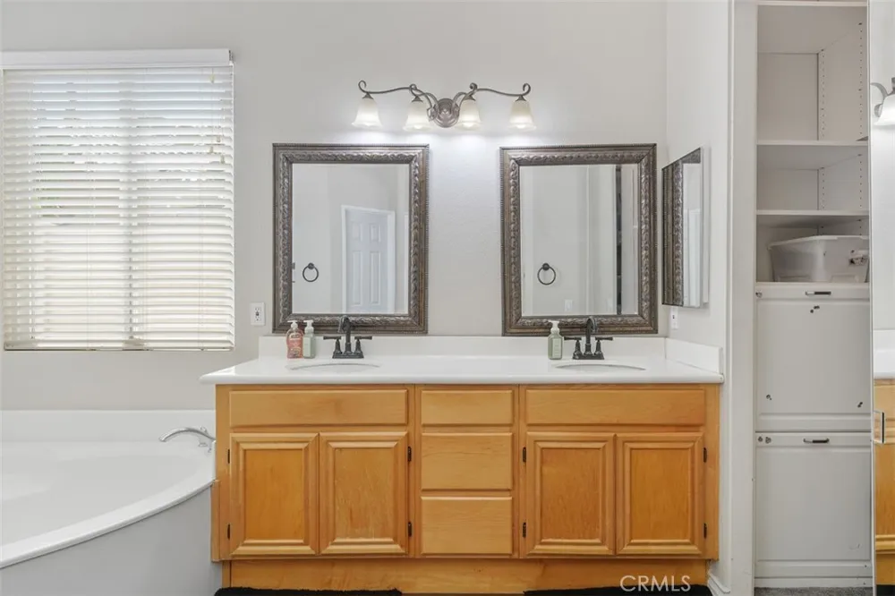 6 Corte Rivera Lake Elsinore, CA 92532