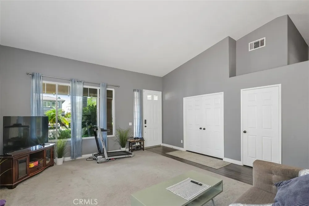 6 Corte Rivera Lake Elsinore, CA 92532