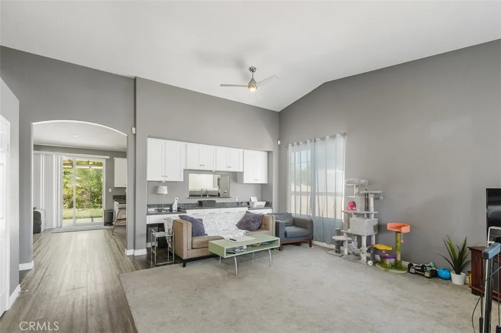 6 Corte Rivera Lake Elsinore, CA 92532
