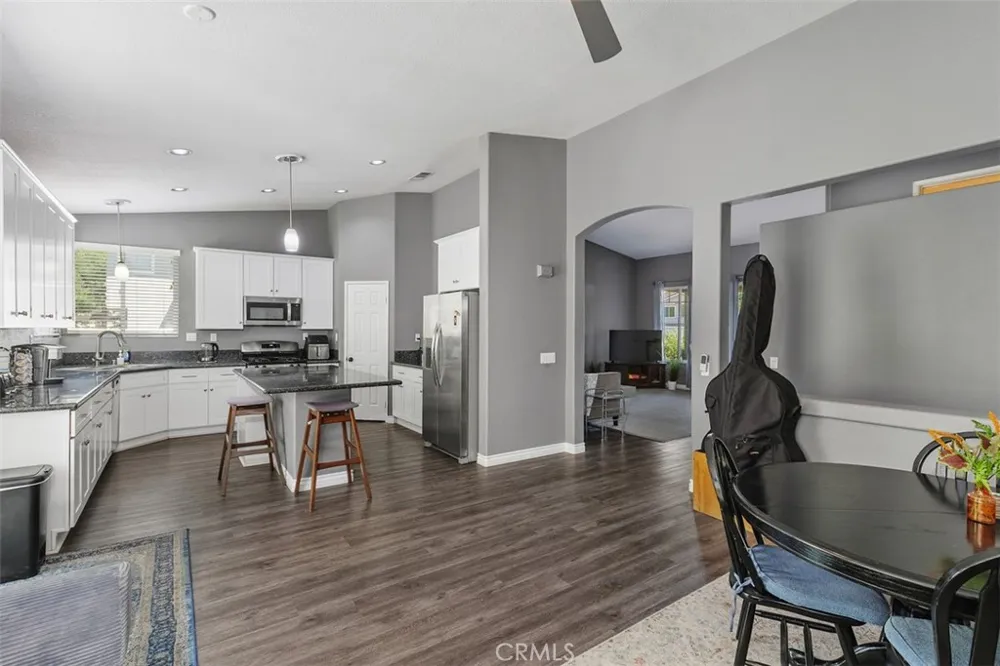 6 Corte Rivera Lake Elsinore, CA 92532