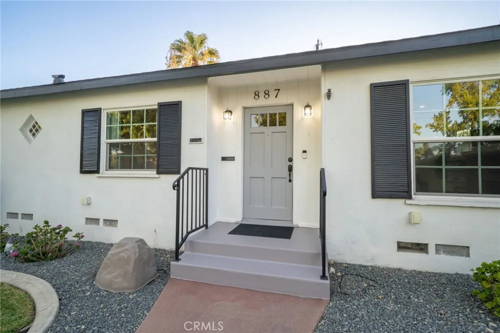 887 1st Avenue Upland, CA 91786