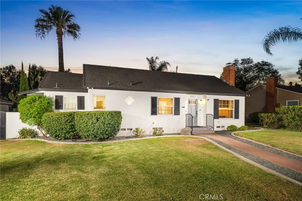 887 1st Avenue Upland, CA 91786