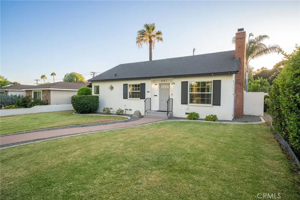 887 1st Avenue Upland, CA 91786