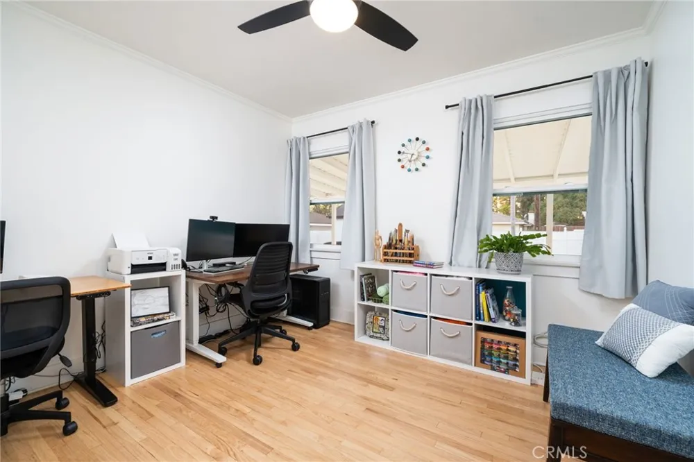 887 1st Avenue Upland, CA 91786
