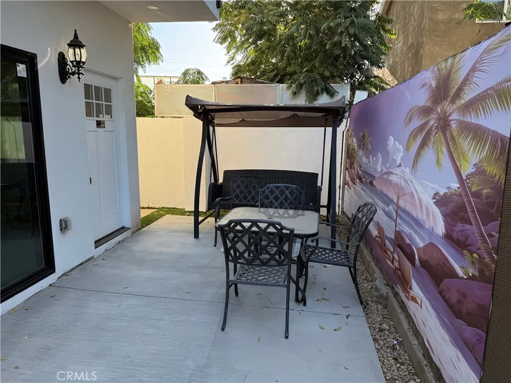 7035 RHEA Reseda, CA 91335