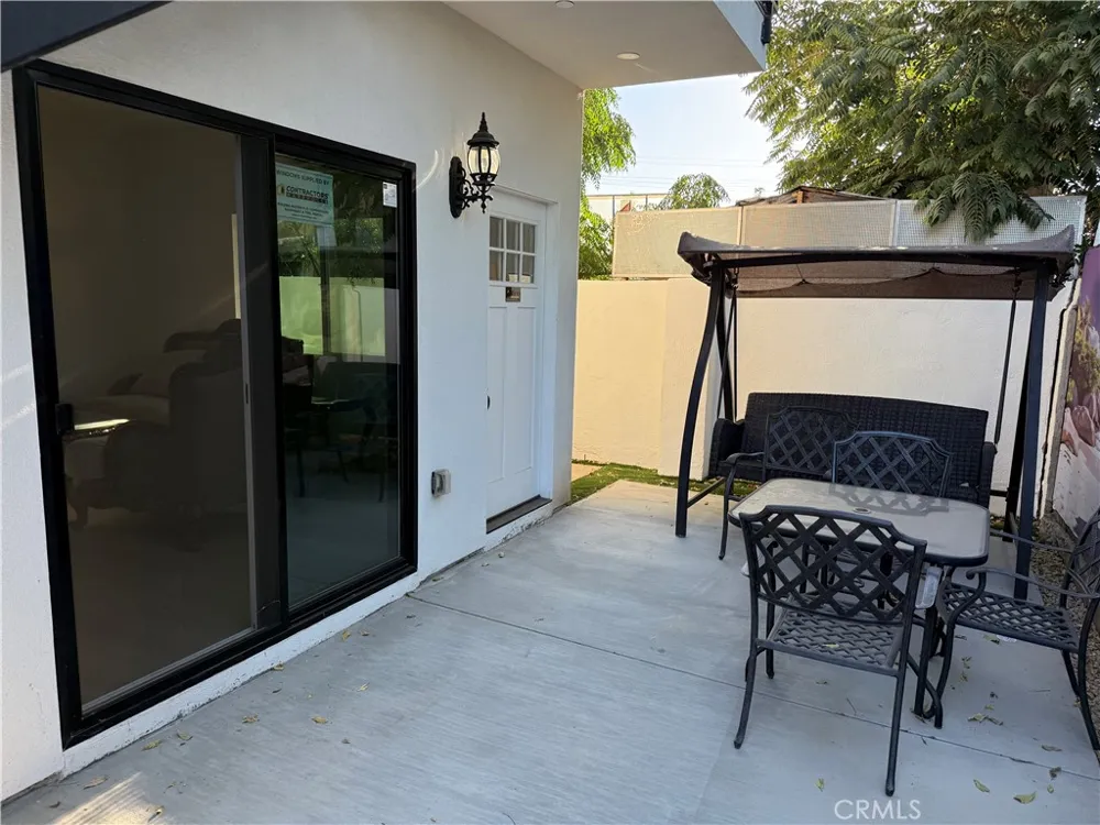 7035 RHEA Reseda, CA 91335