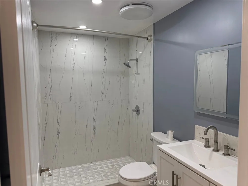 7035 RHEA Reseda, CA 91335