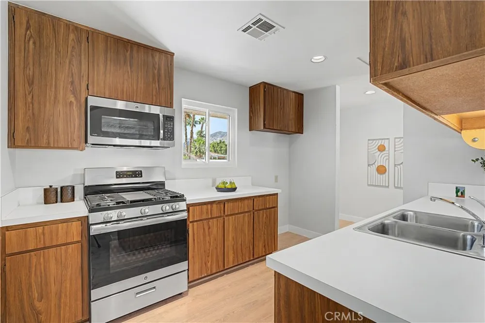 1360 E Gem Circle Palm Springs, CA 92262