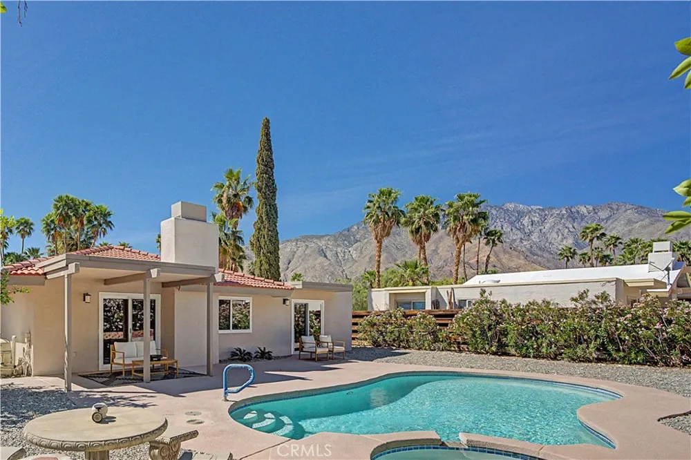 1360 E Gem Circle Palm Springs, CA 92262
