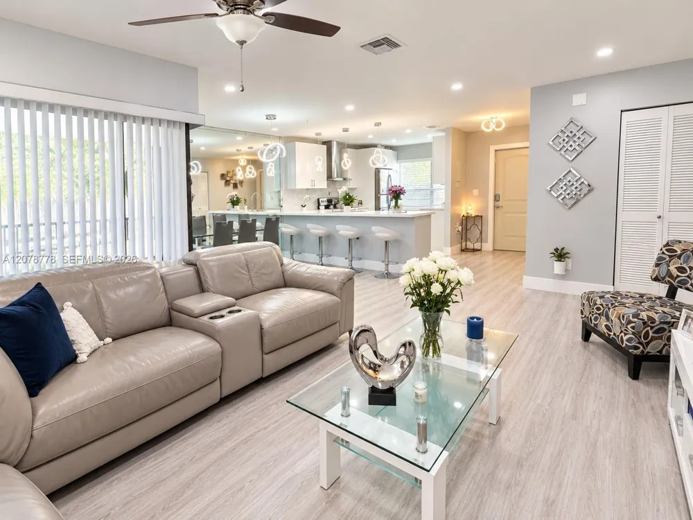 6922 SW 128th Pl Miami, FL 33183