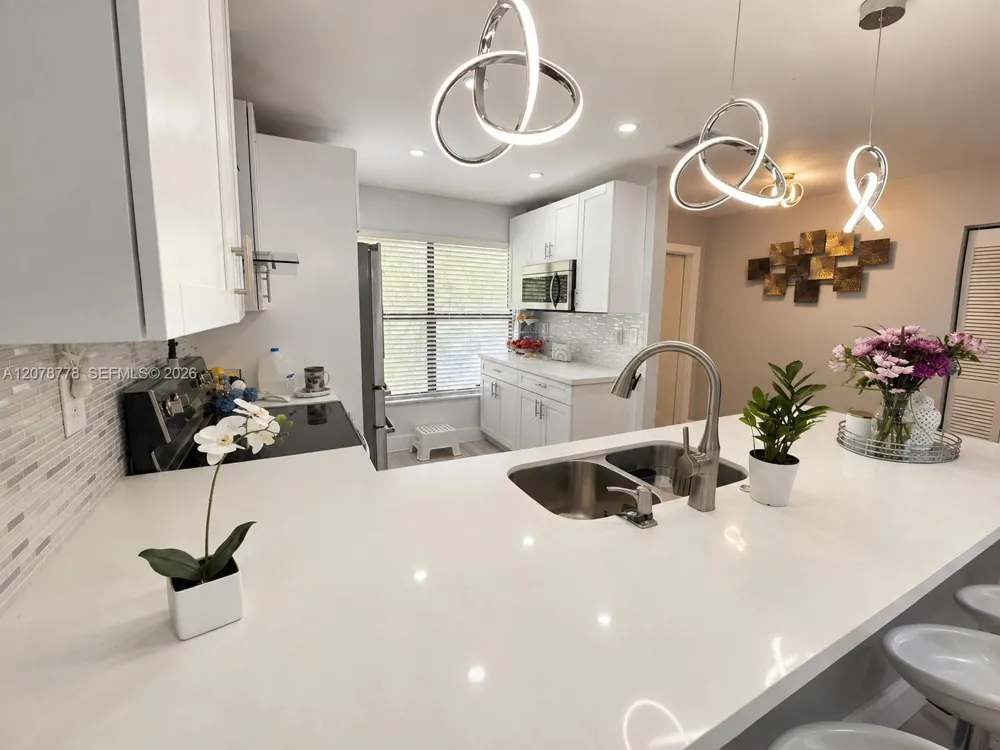 6922 SW 128th Pl Miami, FL 33183