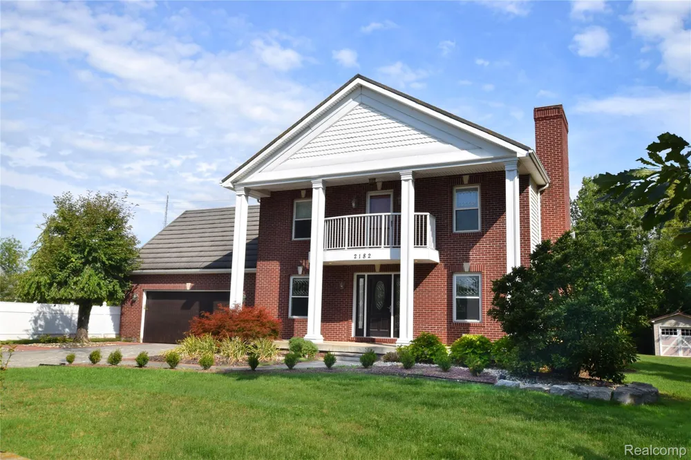 2182 Wiggins Road Fenton Charter Township, MI 48430