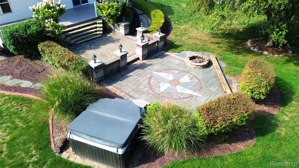 2182 Wiggins Road Fenton Charter Township, MI 48430