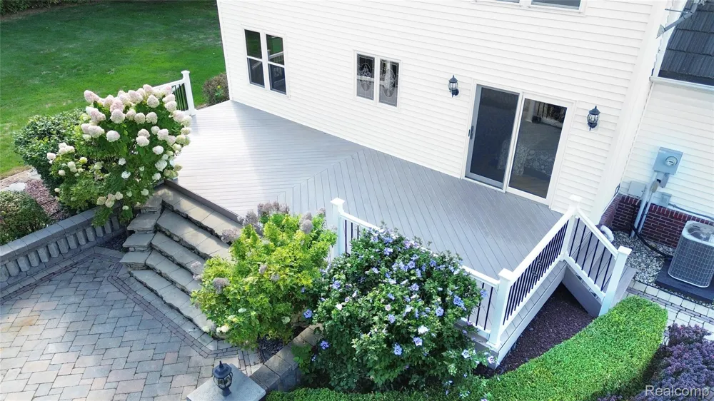 2182 Wiggins Road Fenton Charter Township, MI 48430