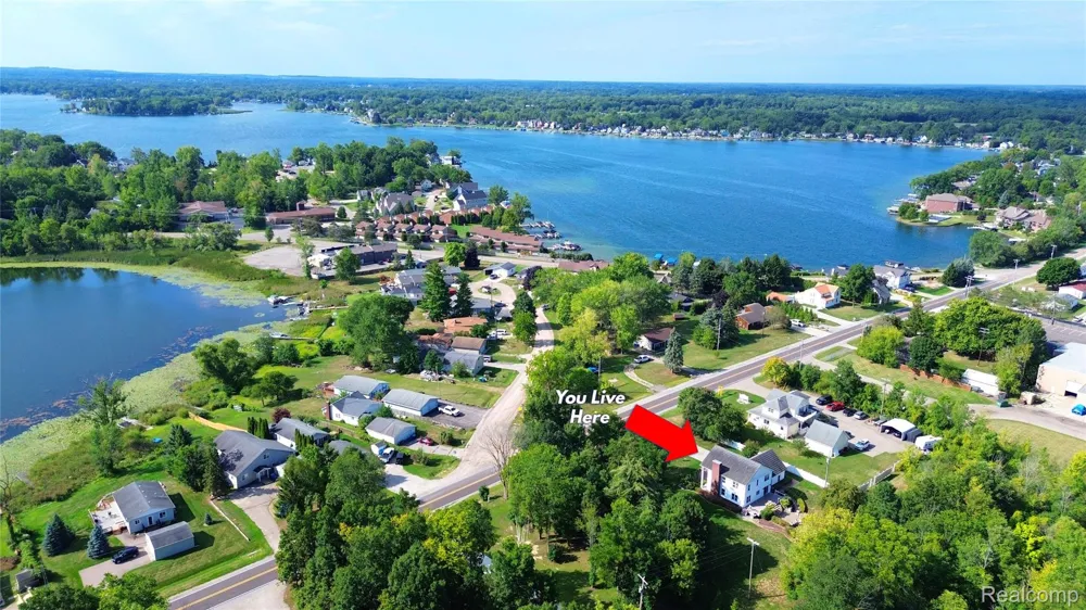 2182 Wiggins Road Fenton Charter Township, MI 48430
