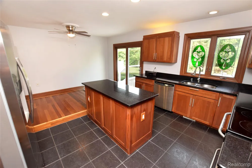 2182 Wiggins Road Fenton Charter Township, MI 48430