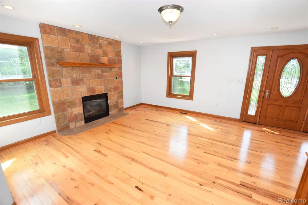 2182 Wiggins Road Fenton Charter Township, MI 48430
