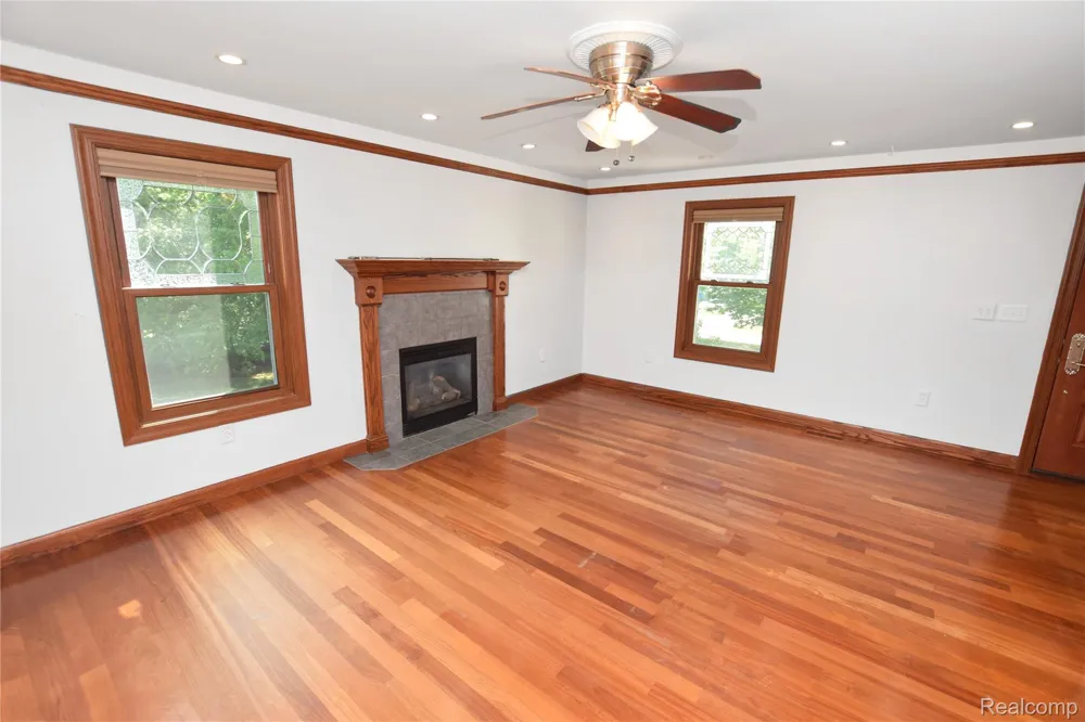 2182 Wiggins Road Fenton Charter Township, MI 48430