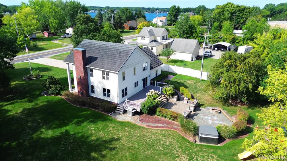 2182 Wiggins Road Fenton Charter Township, MI 48430