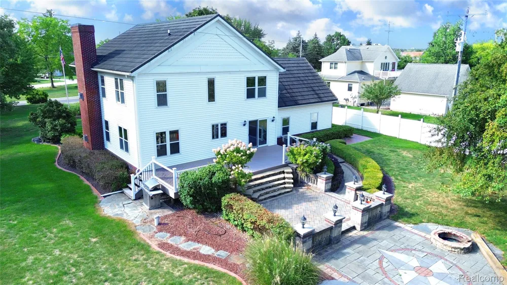 2182 Wiggins Road Fenton Charter Township, MI 48430