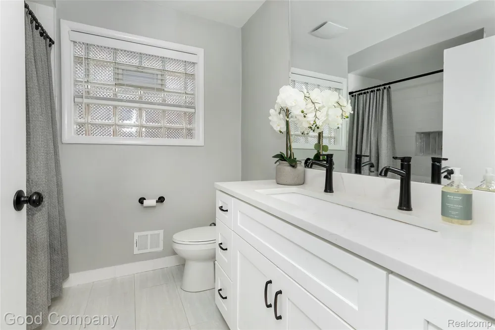 606 Magnolia Avenue Royal Oak City, MI 48073