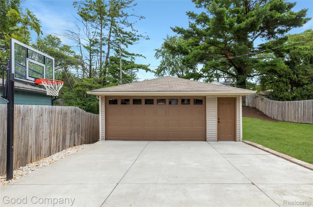 606 Magnolia Avenue Royal Oak City, MI 48073