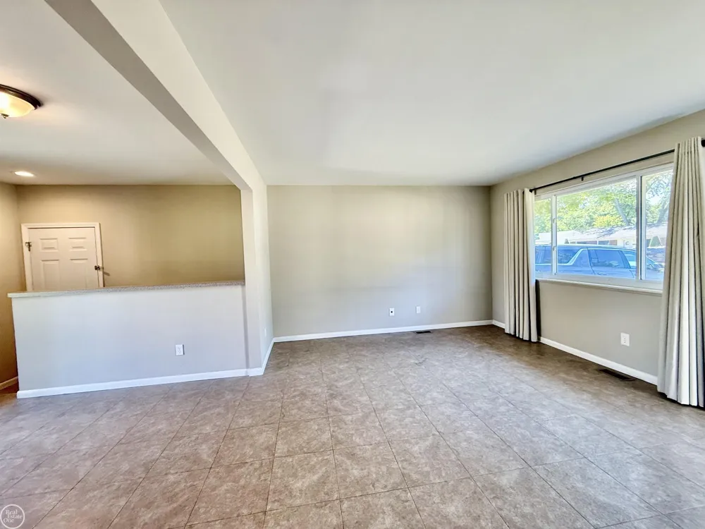 12591 Bender Street Sterling Heights City, MI 48313