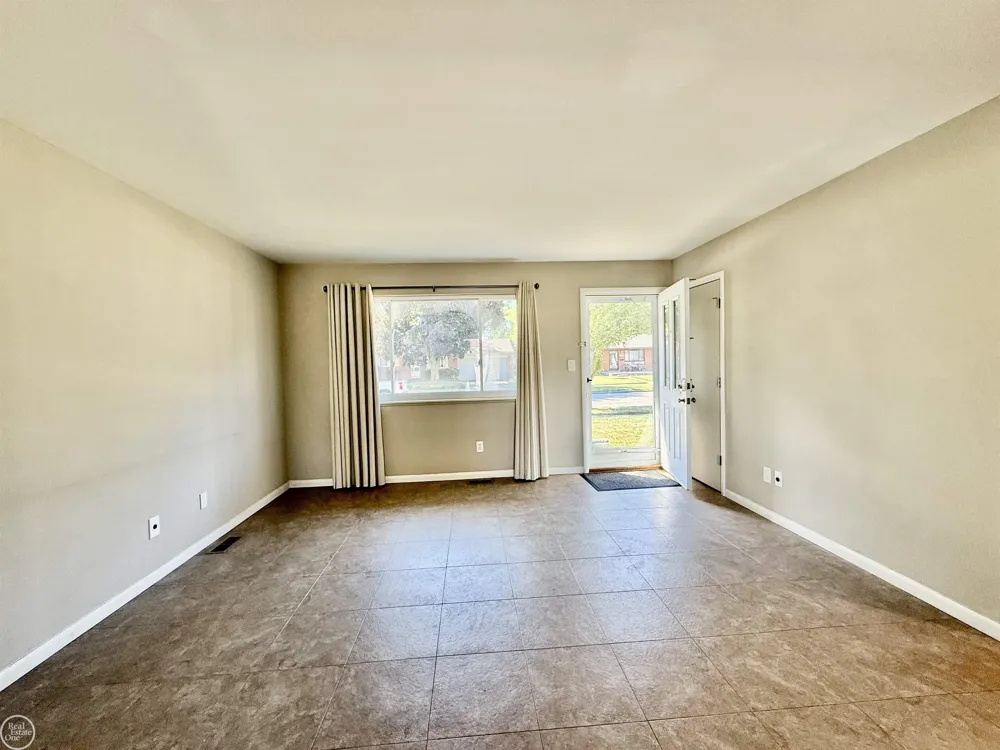 12591 Bender Street Sterling Heights City, MI 48313