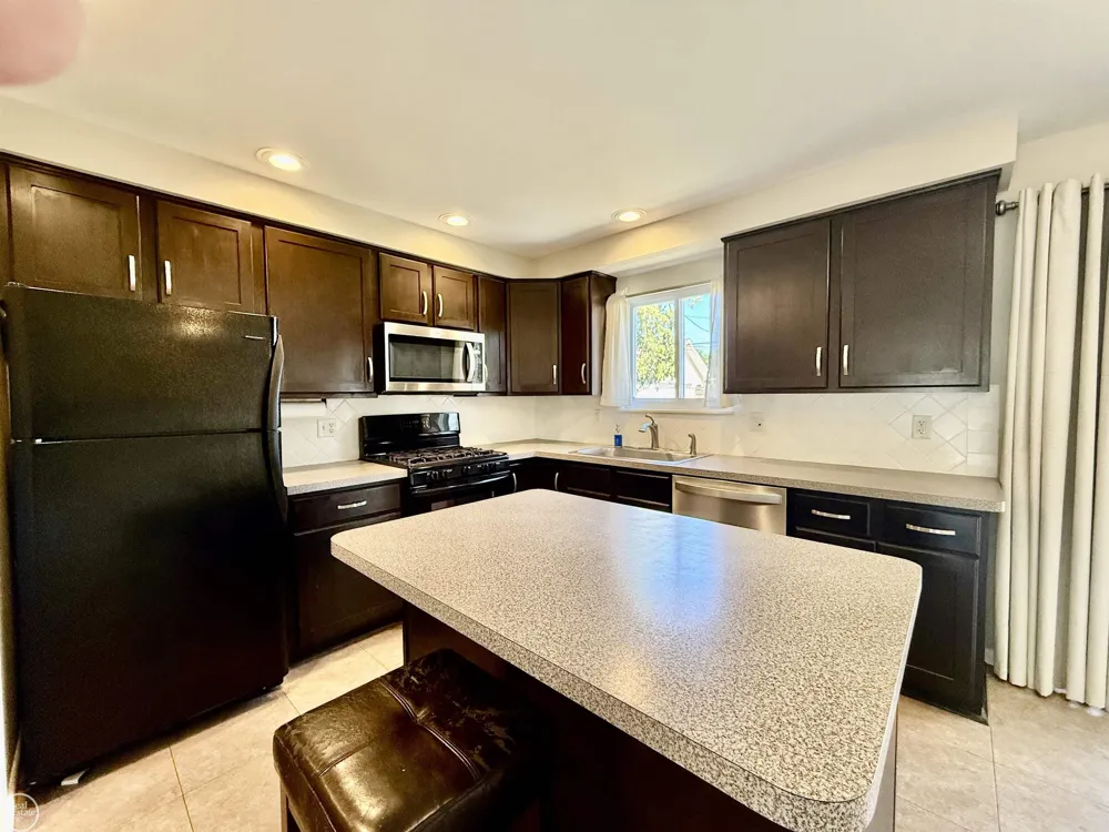 12591 Bender Street Sterling Heights City, MI 48313