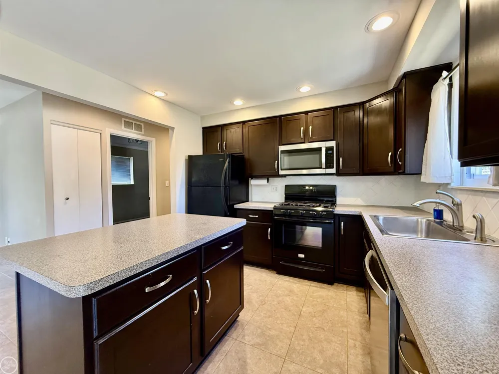 12591 Bender Street Sterling Heights City, MI 48313
