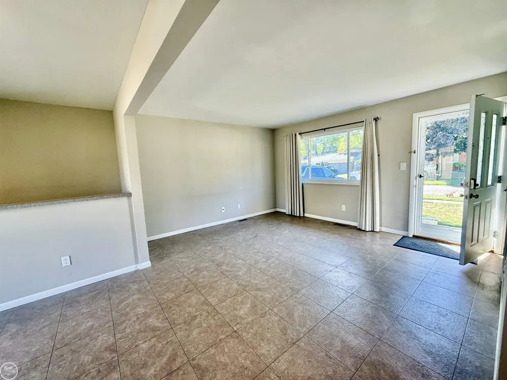 12591 Bender Street Sterling Heights City, MI 48313