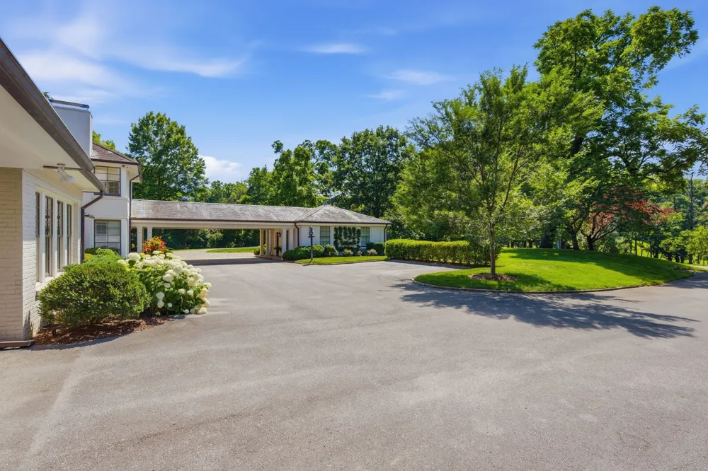 200 Brook Hollow Rd Nashville, TN 37205