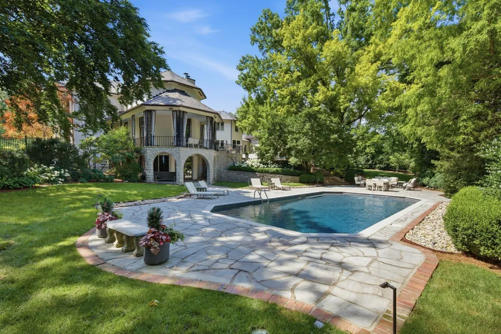 200 Brook Hollow Rd Nashville, TN 37205