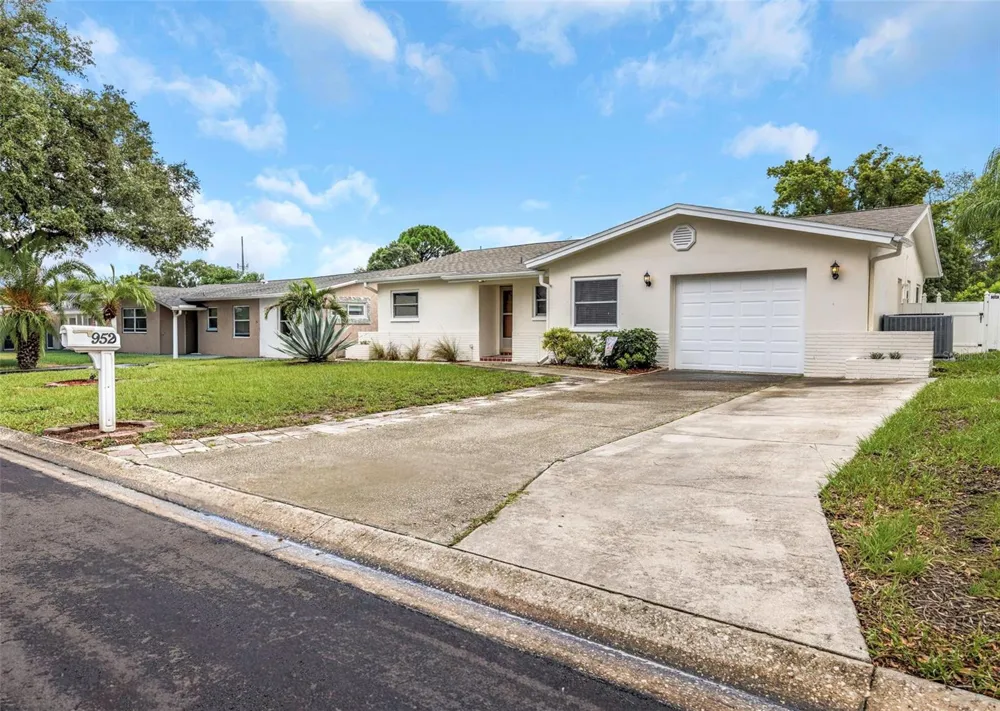 952 WICKS DRIVE Palm Harbor, FL 34684