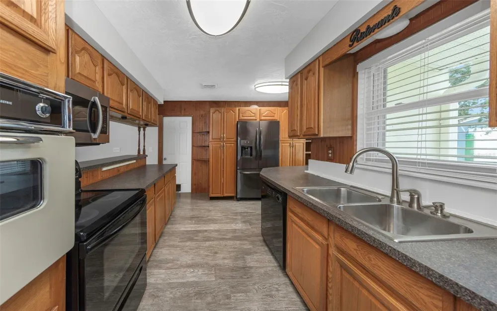 952 WICKS DRIVE Palm Harbor, FL 34684