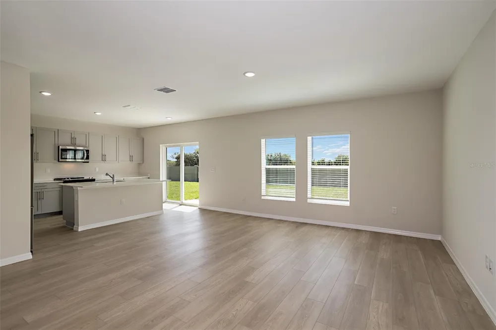 2151 LAWSON WAY Zephyrhills, FL 33541