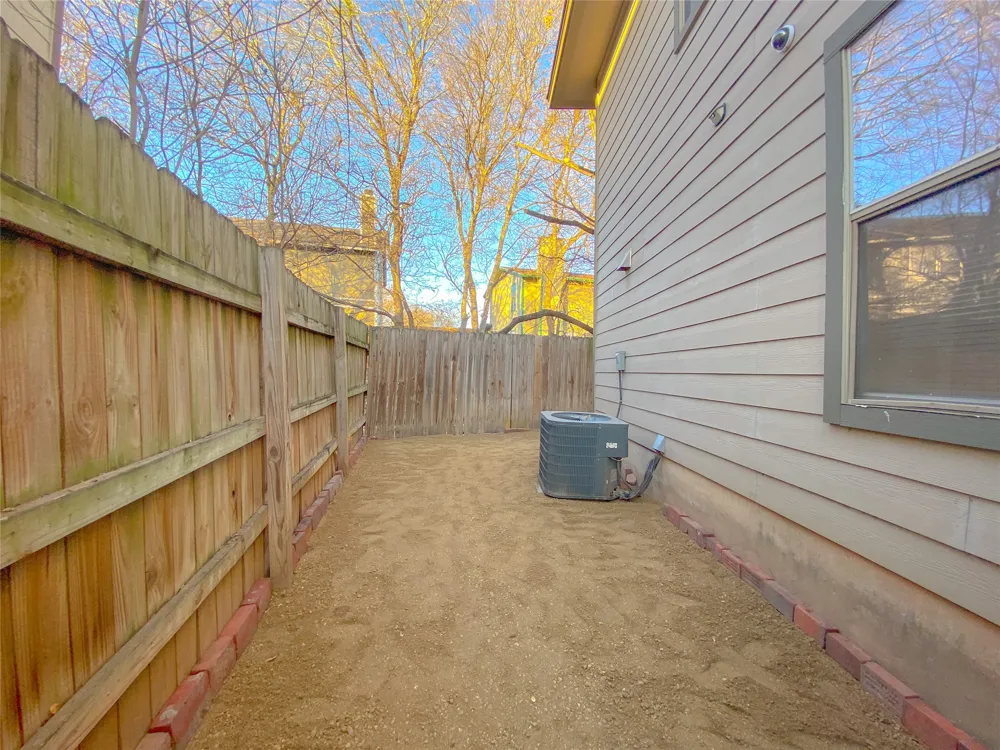 5201 Bogey Court Austin, TX 78744