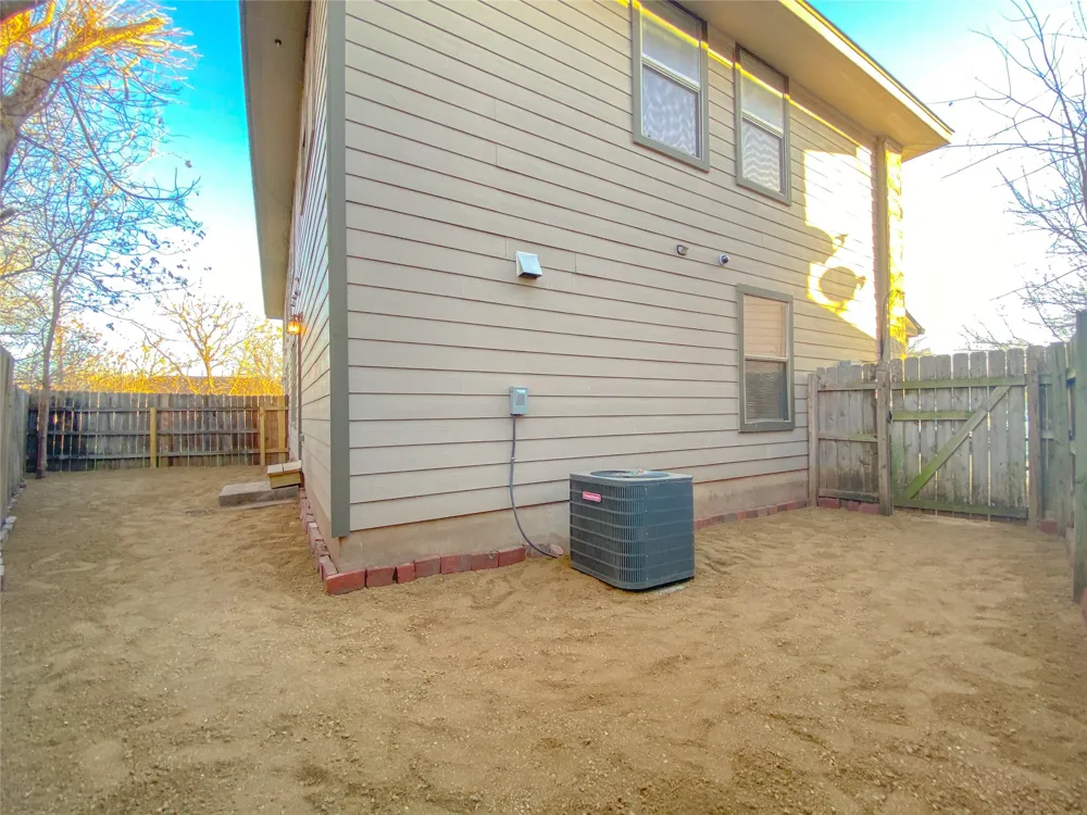 5201 Bogey Court Austin, TX 78744