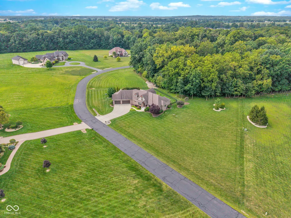 4202 Whitetail Woods Drive Bargersville, IN 46106