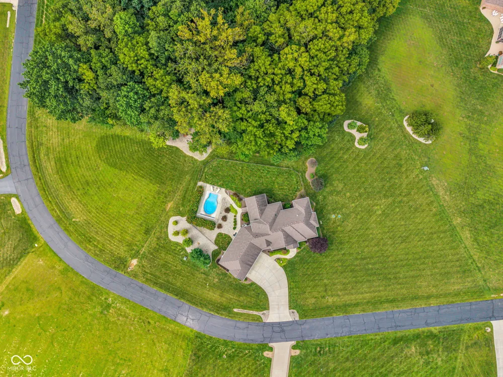 4202 Whitetail Woods Drive Bargersville, IN 46106