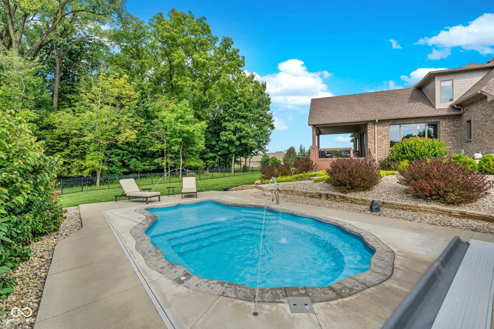 4202 Whitetail Woods Drive Bargersville, IN 46106