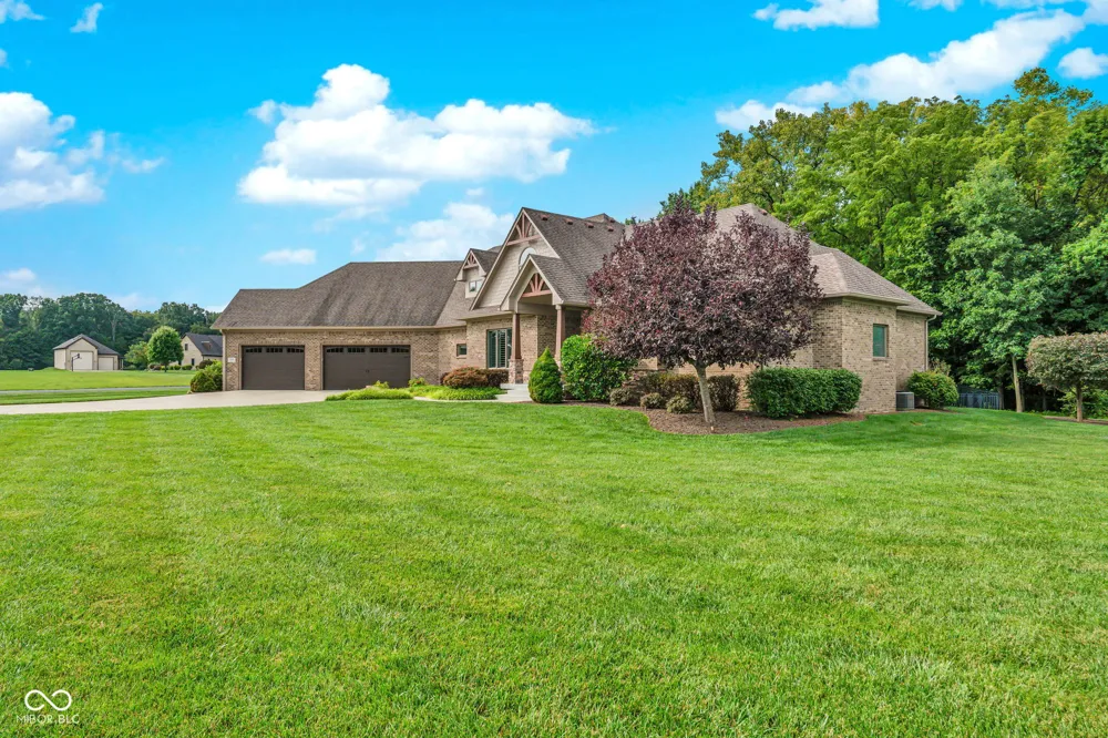 4202 Whitetail Woods Drive Bargersville, IN 46106
