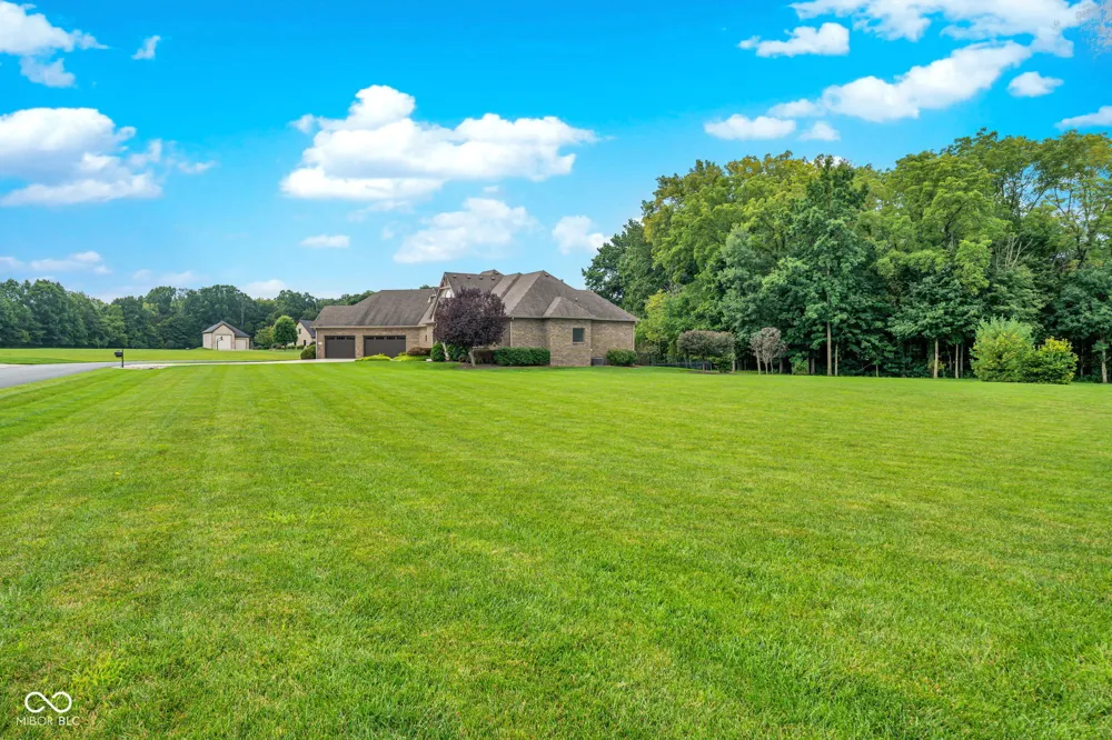 4202 Whitetail Woods Drive Bargersville, IN 46106